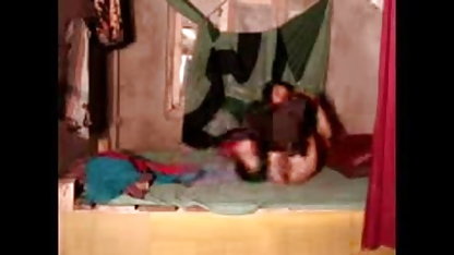 कोमल सेक्सी पिक्चर मूवी हिंदी और क्रूर पीड़ा।