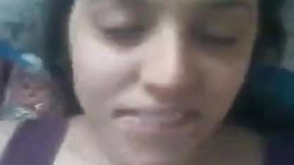 भव्य गोरा वह पुरुष उसके मूवी सेक्सी पिक्चर खिलौने के साथ खेलता है