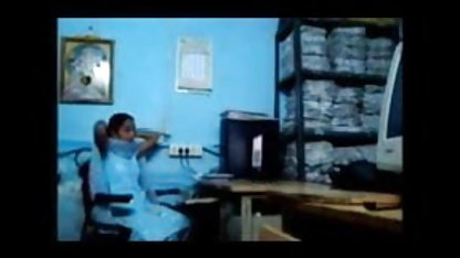 मिलाते और twerking के साथ स्पोर्टी हिंदी मूवी सेक्स वाली गधा