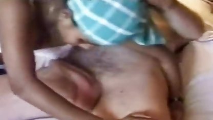 श्यामला फूहड़ उसे गधा हिंदी पिक्चर फिल्म सेक्सी मूवी वीडियो है, जबकि निविदा