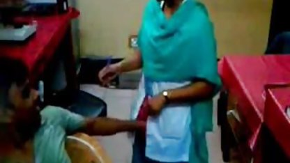 किशोर एक समर्थक की तरह एक मुर्गा निगल करने के सेक्सी पिक्चर फुल एचडी वीडियो लिए सीखता है